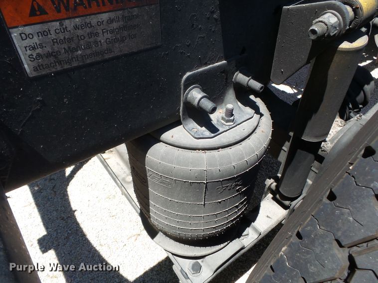 image for item DH3784 2007 Freightliner Business Class M2  semi truck