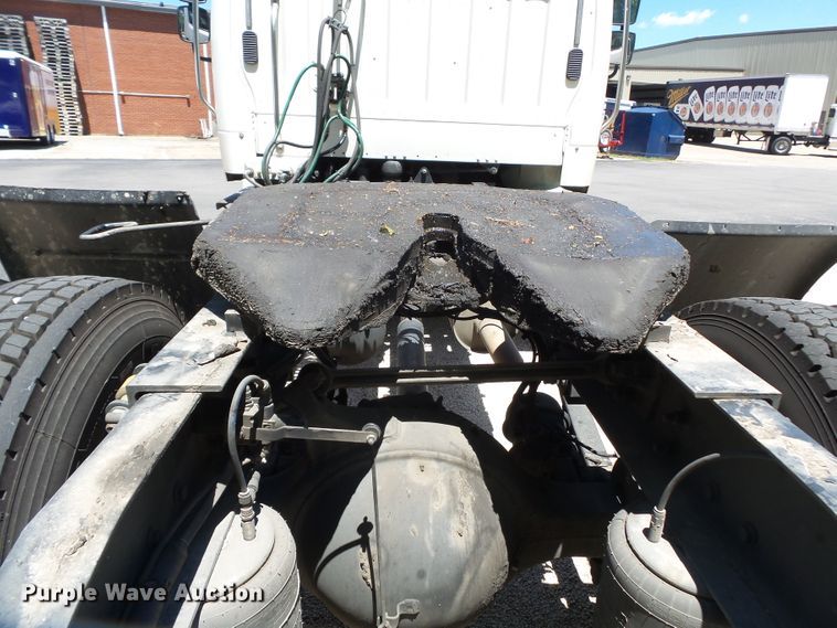 image for item DH3784 2007 Freightliner Business Class M2  semi truck