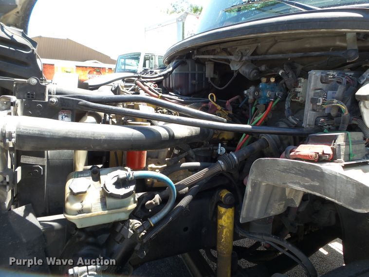 image for item DH3784 2007 Freightliner Business Class M2  semi truck