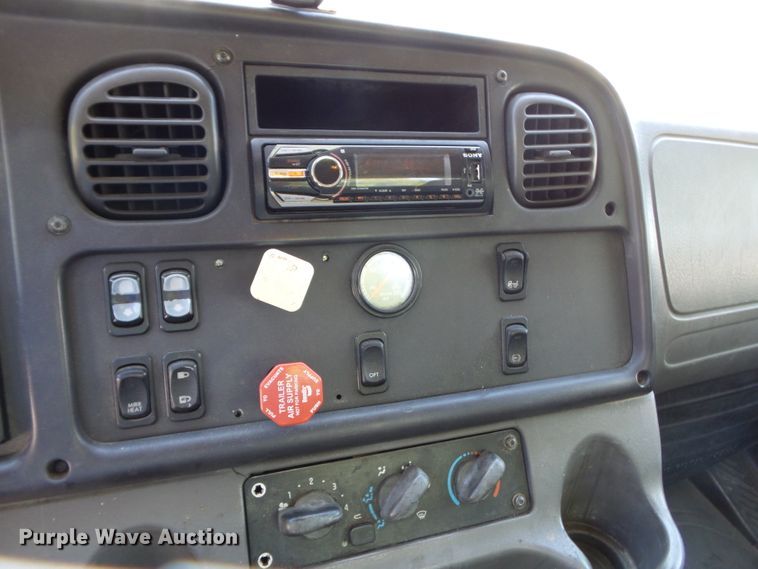 image for item DH3784 2007 Freightliner Business Class M2  semi truck