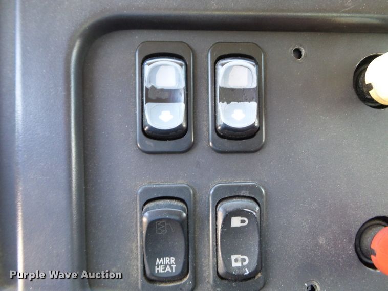 image for item DH3784 2007 Freightliner Business Class M2  semi truck