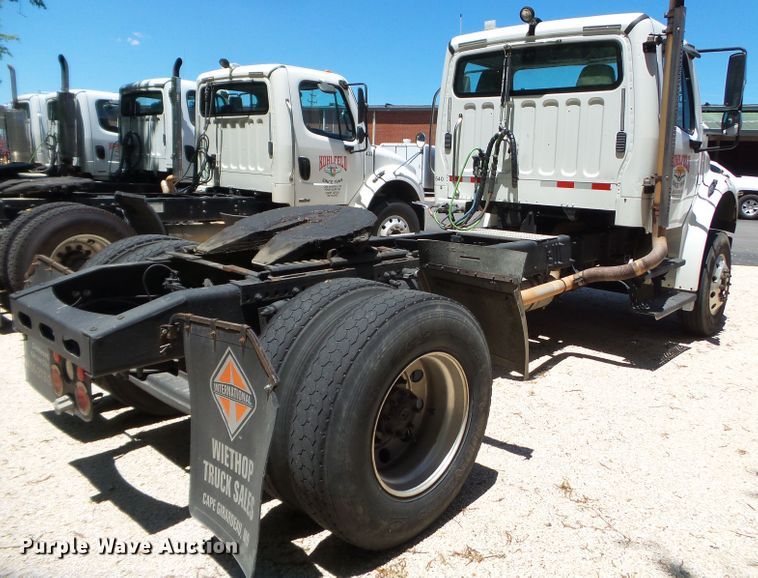 image for item DH3785 2009 Freightliner Business Class M2  semi truck