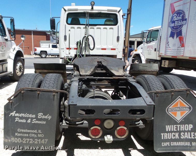 image for item DH3785 2009 Freightliner Business Class M2  semi truck