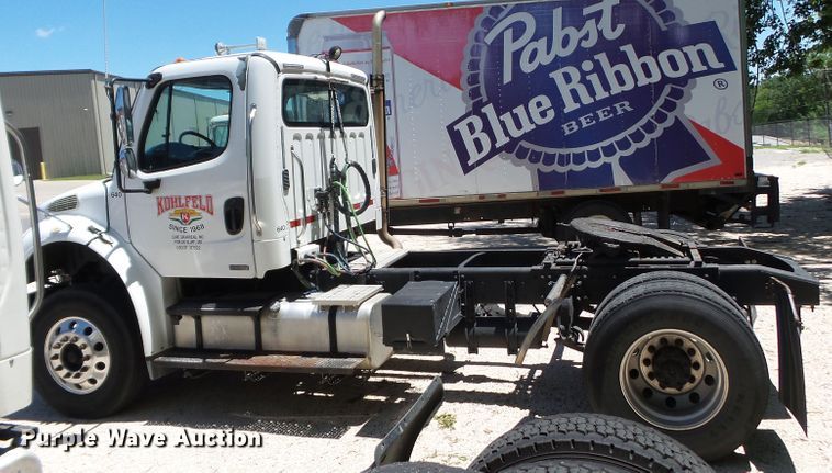 image for item DH3785 2009 Freightliner Business Class M2  semi truck