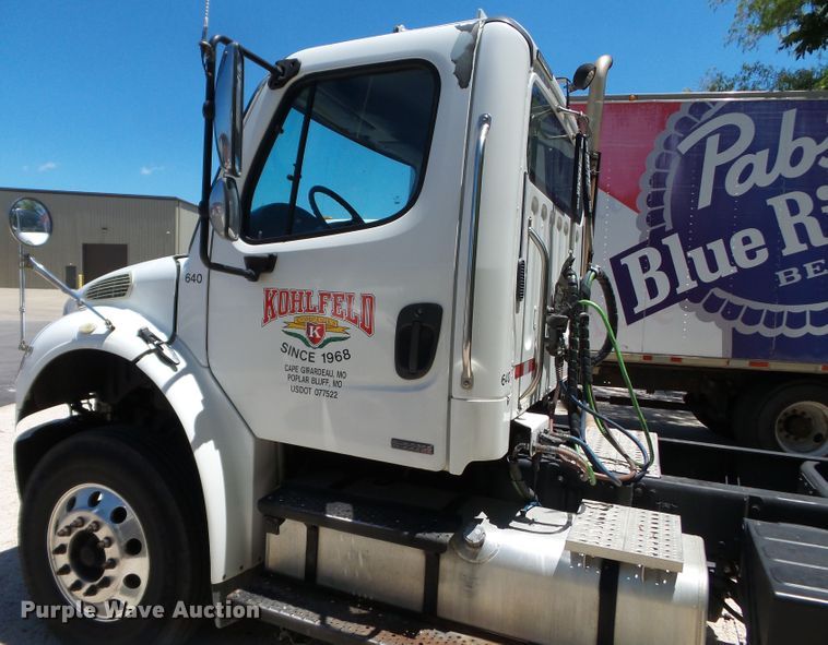 image for item DH3785 2009 Freightliner Business Class M2  semi truck