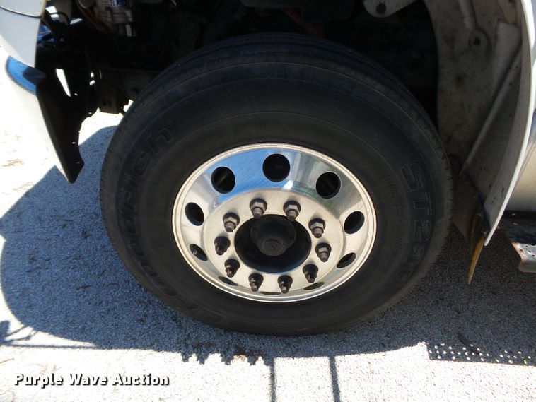 image for item DH3785 2009 Freightliner Business Class M2  semi truck