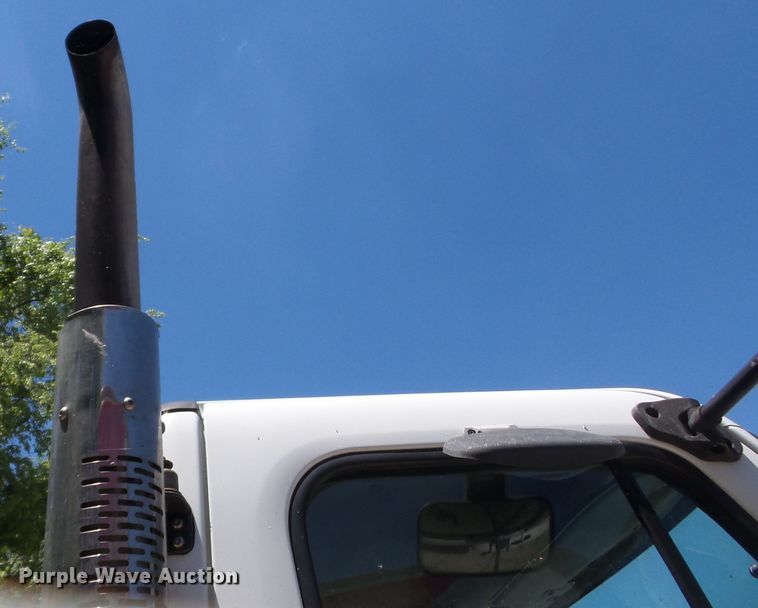 image for item DH3785 2009 Freightliner Business Class M2  semi truck