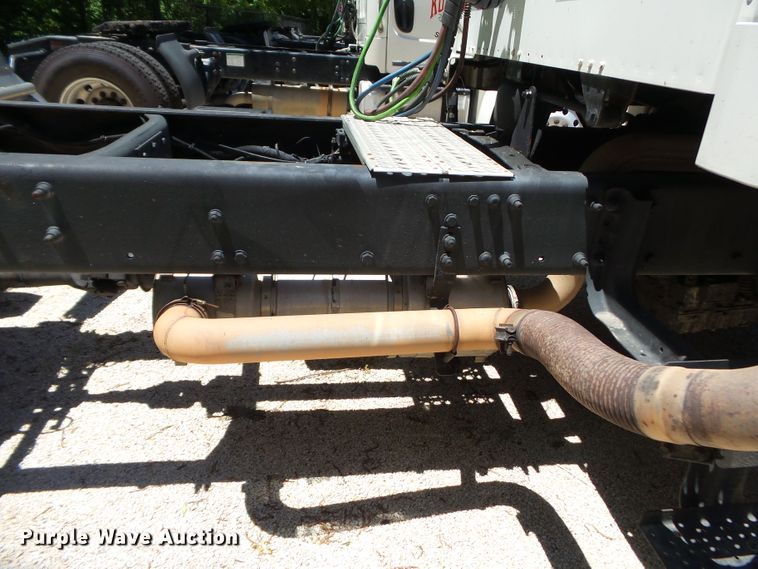 image for item DH3785 2009 Freightliner Business Class M2  semi truck