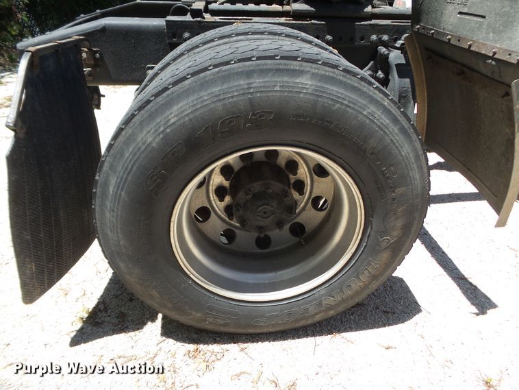 image for item DH3785 2009 Freightliner Business Class M2  semi truck