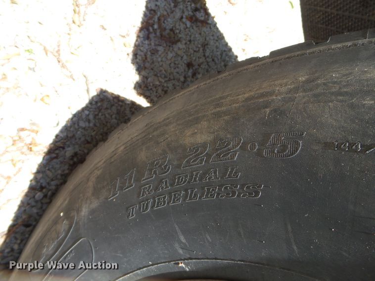 image for item DH3785 2009 Freightliner Business Class M2  semi truck