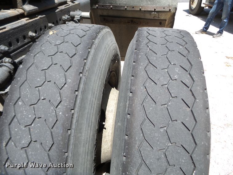 image for item DH3785 2009 Freightliner Business Class M2  semi truck