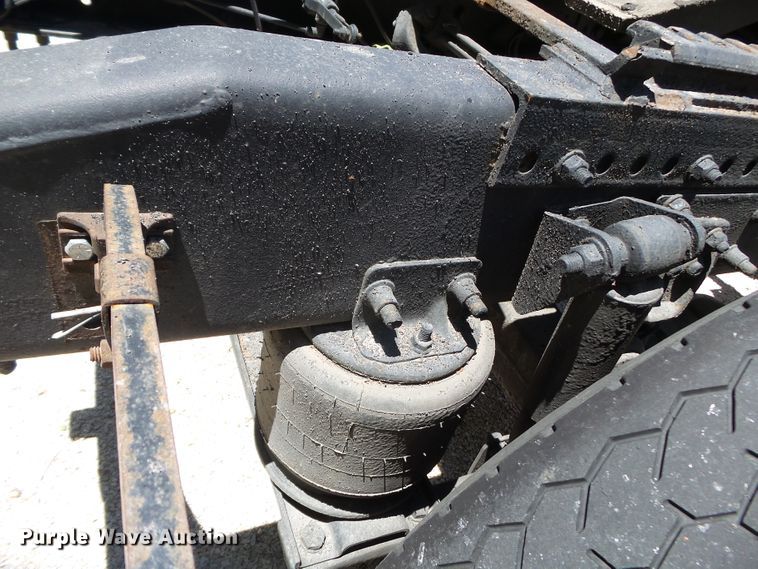 image for item DH3785 2009 Freightliner Business Class M2  semi truck