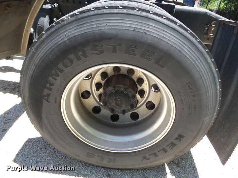 image for item DH3785 2009 Freightliner Business Class M2  semi truck