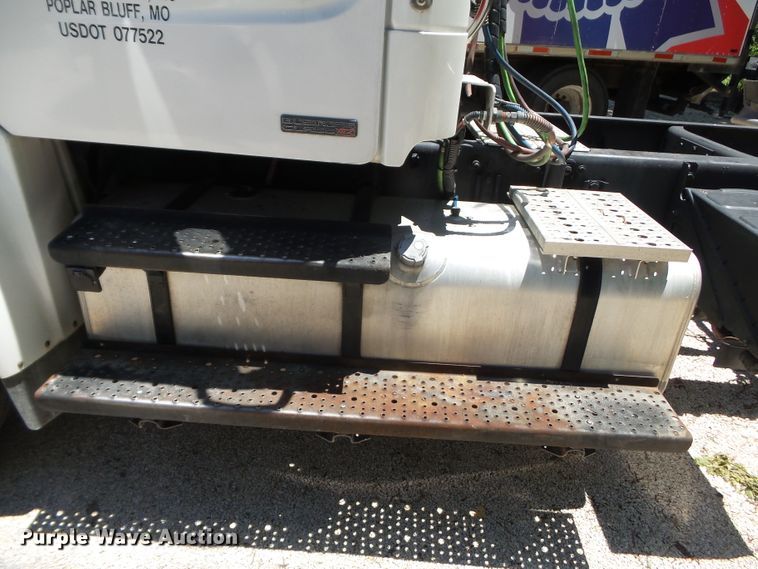 image for item DH3785 2009 Freightliner Business Class M2  semi truck