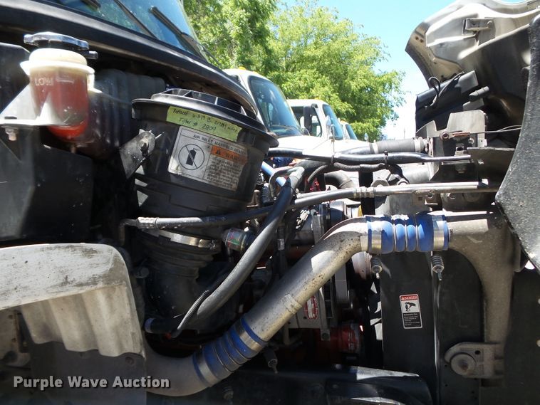 image for item DH3785 2009 Freightliner Business Class M2  semi truck