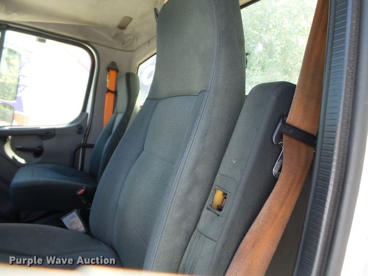 image for item DH3785 2009 Freightliner Business Class M2  semi truck