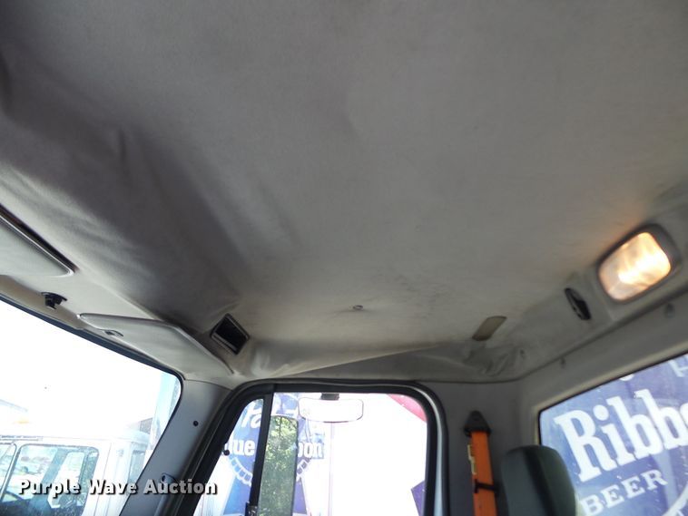 image for item DH3785 2009 Freightliner Business Class M2  semi truck