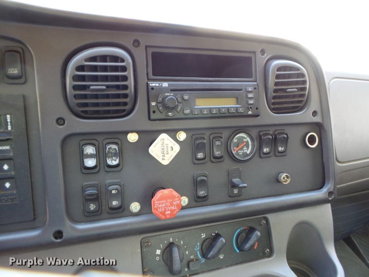 image for item DH3785 2009 Freightliner Business Class M2  semi truck