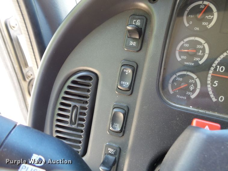 image for item DH3785 2009 Freightliner Business Class M2  semi truck