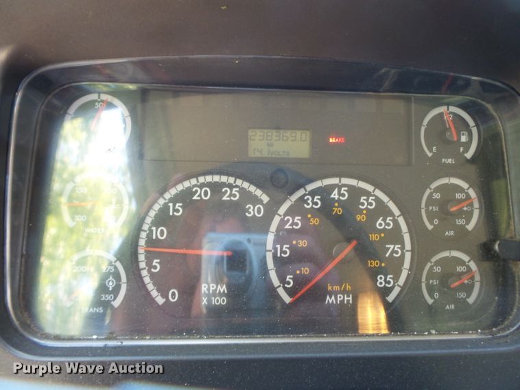 image for item DH3785 2009 Freightliner Business Class M2  semi truck