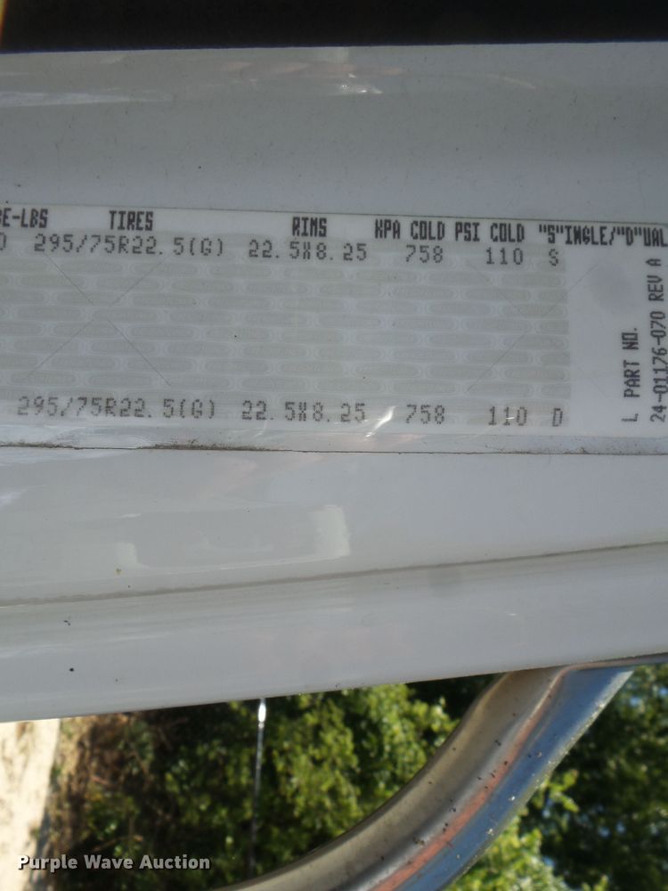 image for item DH3785 2009 Freightliner Business Class M2  semi truck