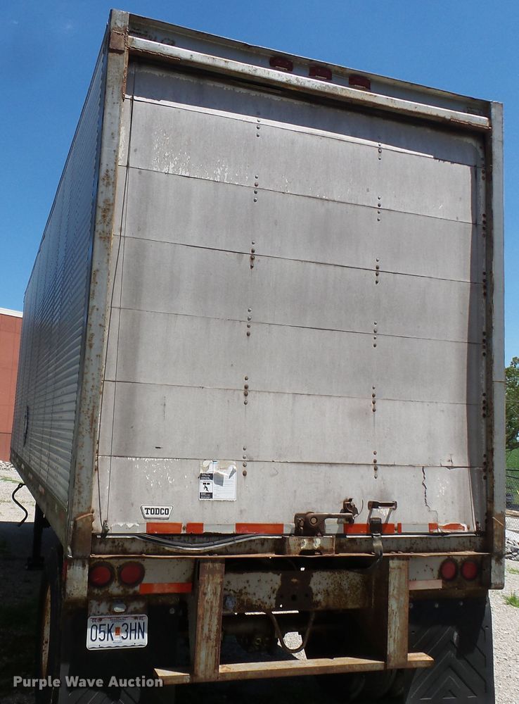 image for item DH3786 1985 dry van trailer
