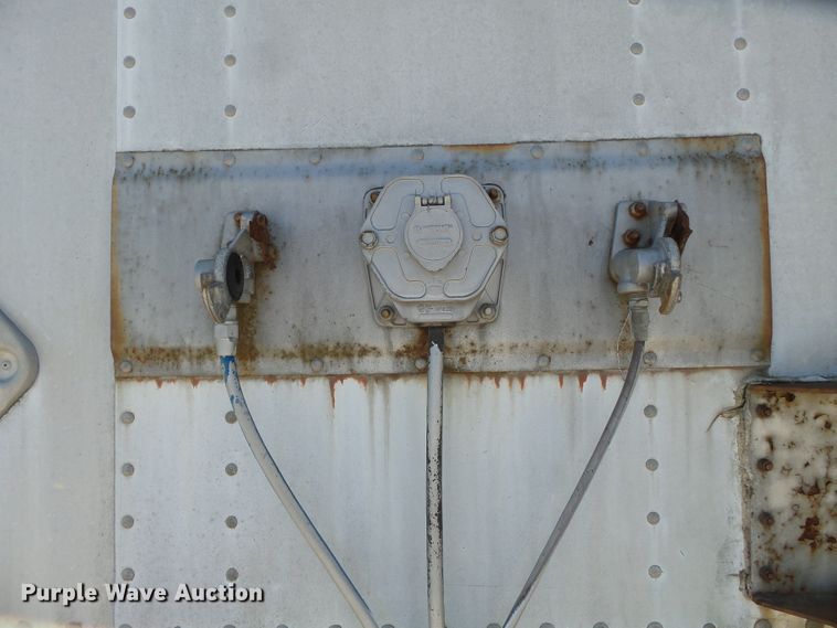 image for item DH3786 1985 dry van trailer