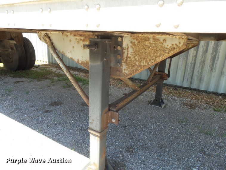 image for item DH3786 1985 dry van trailer