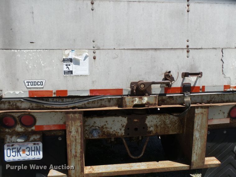 image for item DH3786 1985 dry van trailer