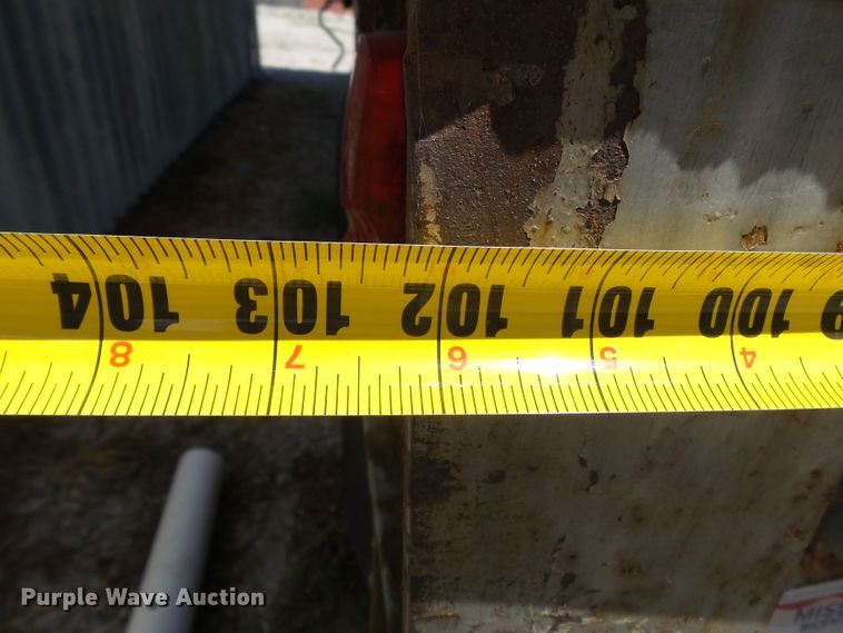 image for item DH3786 1985 dry van trailer