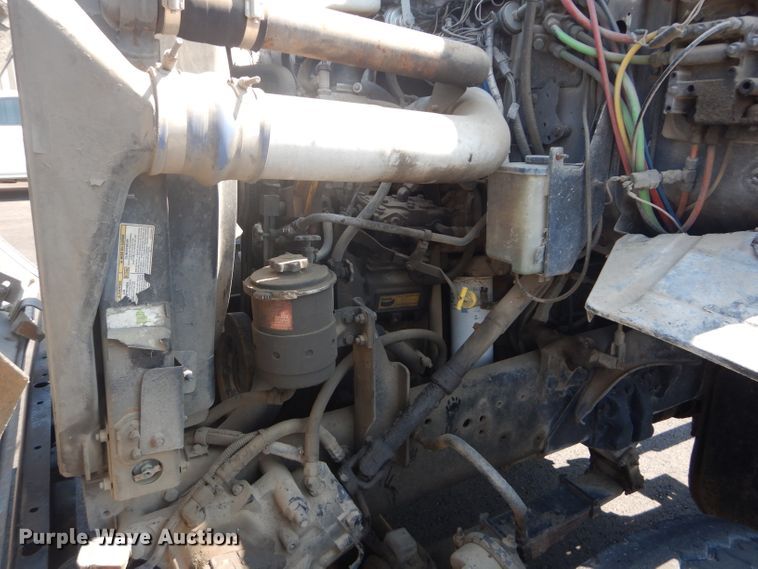 image for item DH4463 1996 Ford L9000  truck cab and chassis