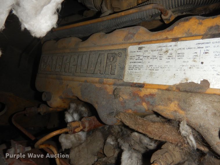 image for item DH4463 1996 Ford L9000  truck cab and chassis