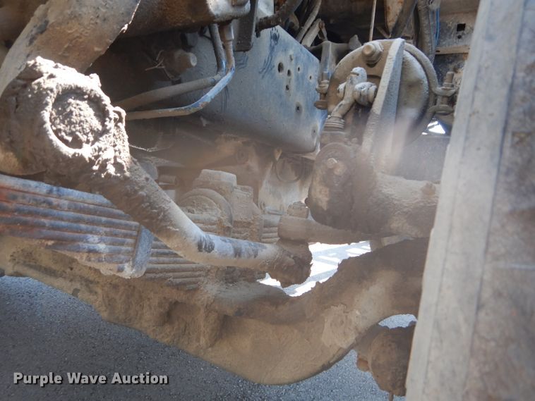 image for item DH4463 1996 Ford L9000  truck cab and chassis