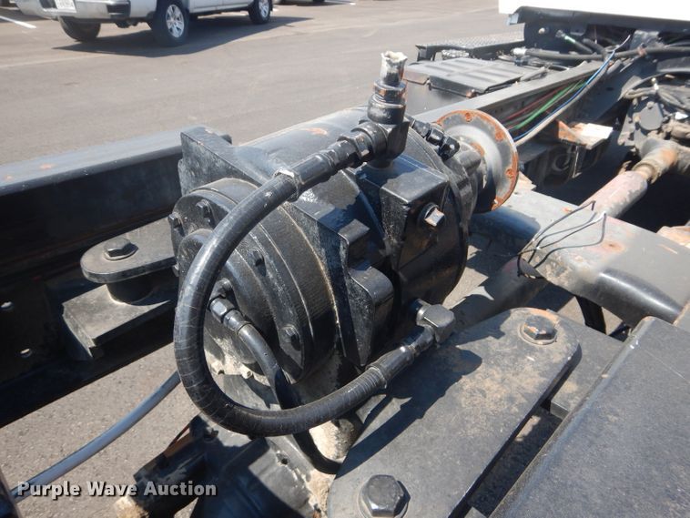 image for item DH4463 1996 Ford L9000  truck cab and chassis