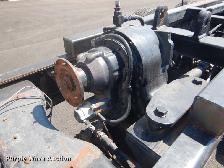 image for item DH4463 1996 Ford L9000  truck cab and chassis