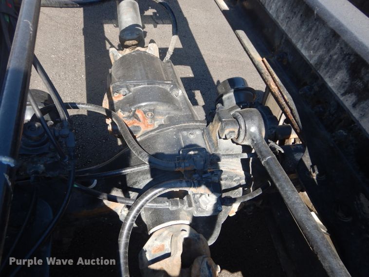 image for item DH4463 1996 Ford L9000  truck cab and chassis