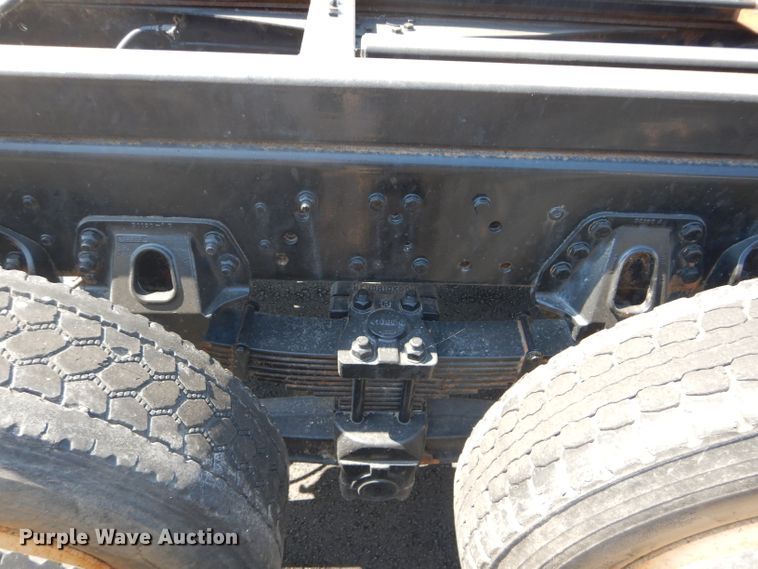 image for item DH4463 1996 Ford L9000  truck cab and chassis