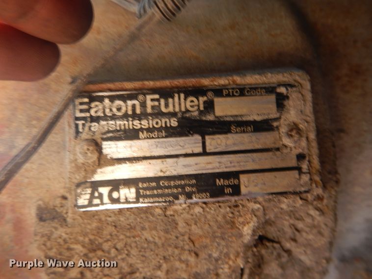 image for item DH4463 1996 Ford L9000  truck cab and chassis