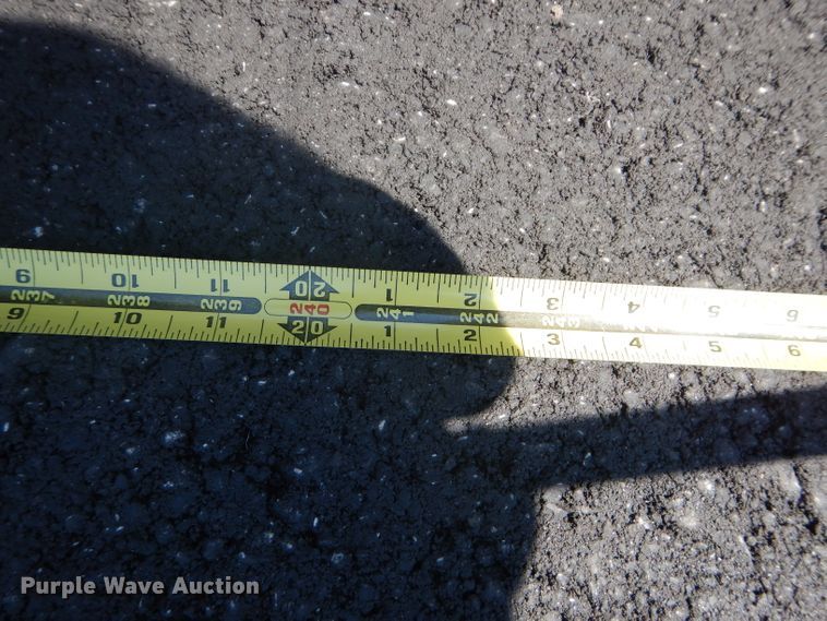 image for item DH4463 1996 Ford L9000  truck cab and chassis