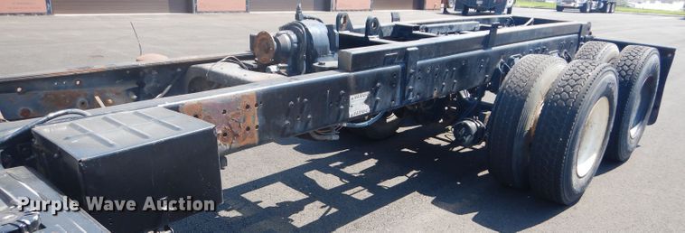 image for item DH4463 1996 Ford L9000  truck cab and chassis