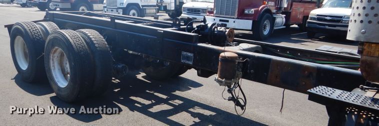 image for item DH4463 1996 Ford L9000  truck cab and chassis