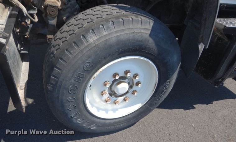 image for item DH4463 1996 Ford L9000  truck cab and chassis