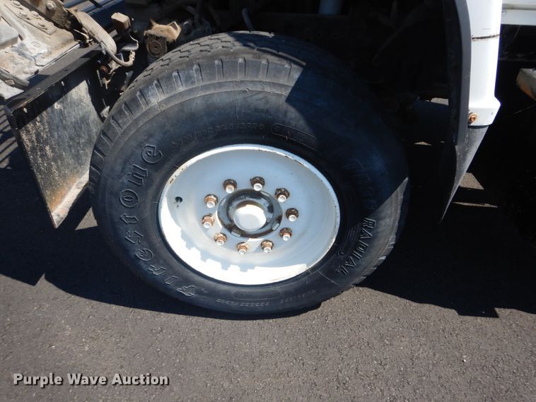 image for item DH4463 1996 Ford L9000  truck cab and chassis