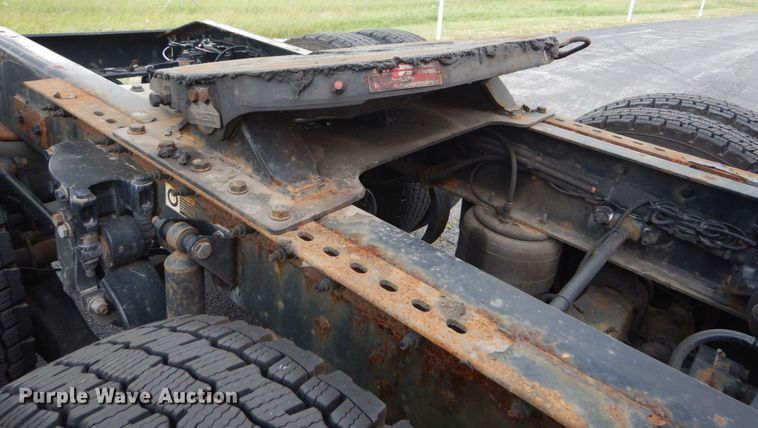 image for item DH5111 2015 Peterbilt 579  semi truck