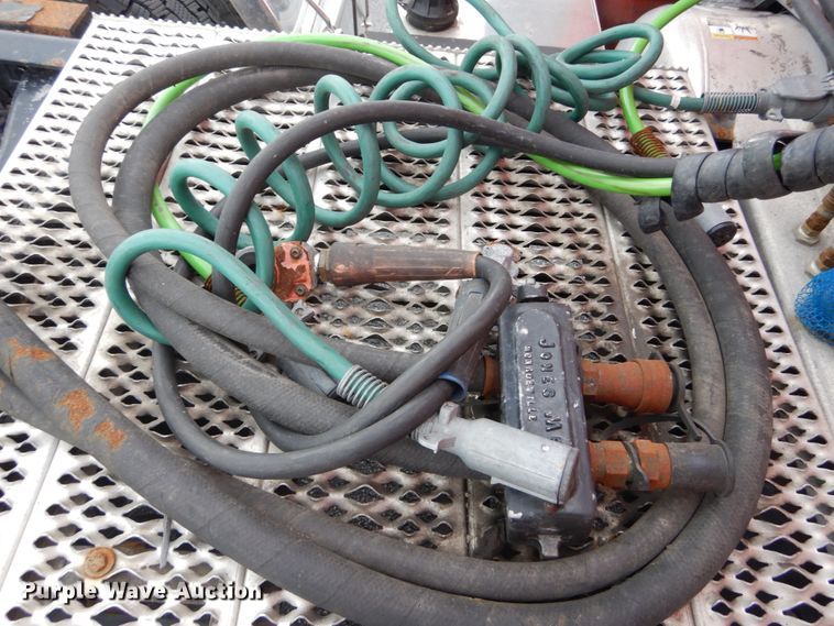 image for item DH5111 2015 Peterbilt 579  semi truck