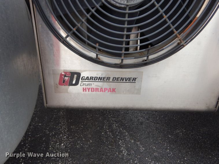 image for item DH5111 2015 Peterbilt 579  semi truck