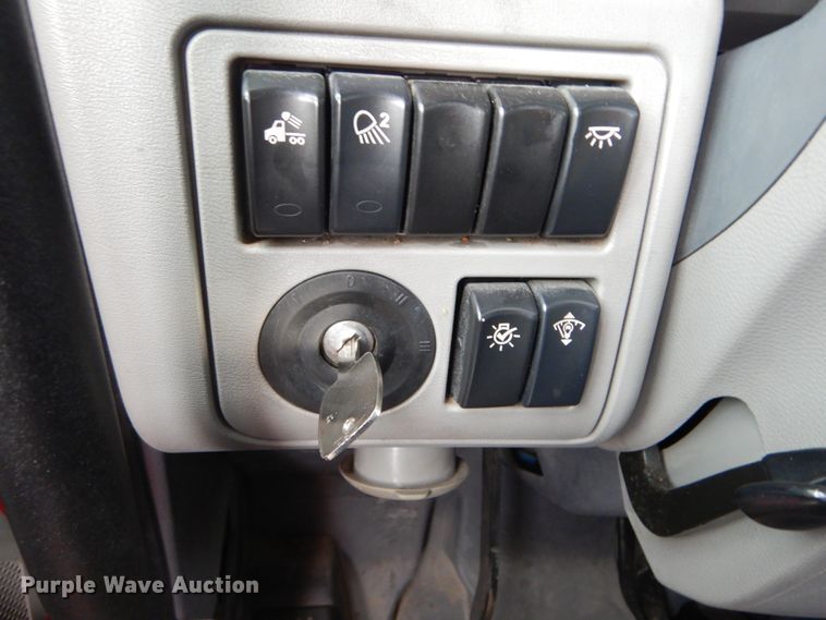 image for item DH5111 2015 Peterbilt 579  semi truck