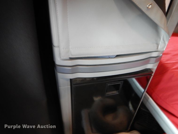 image for item DH5111 2015 Peterbilt 579  semi truck