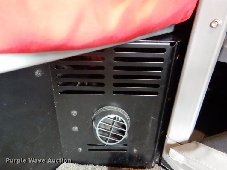 image for item DH5111 2015 Peterbilt 579  semi truck