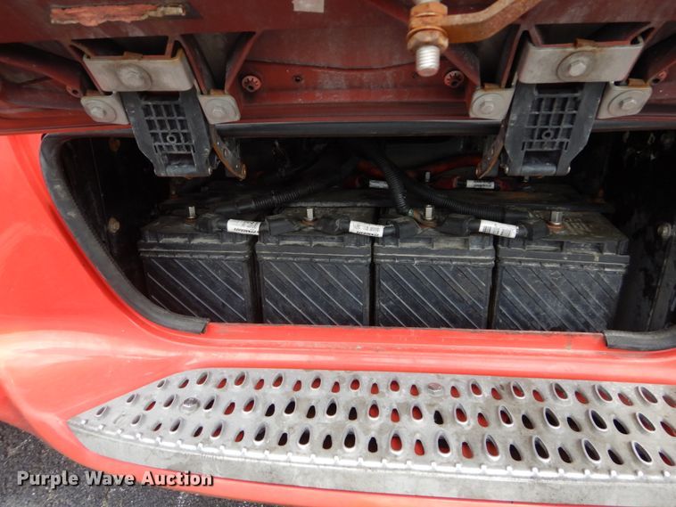 image for item DH5111 2015 Peterbilt 579  semi truck